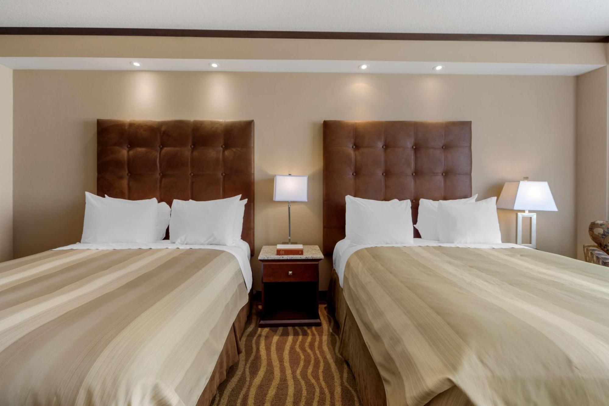 Best Western Premier Denham Inn & Suites Leduc Εξωτερικό φωτογραφία