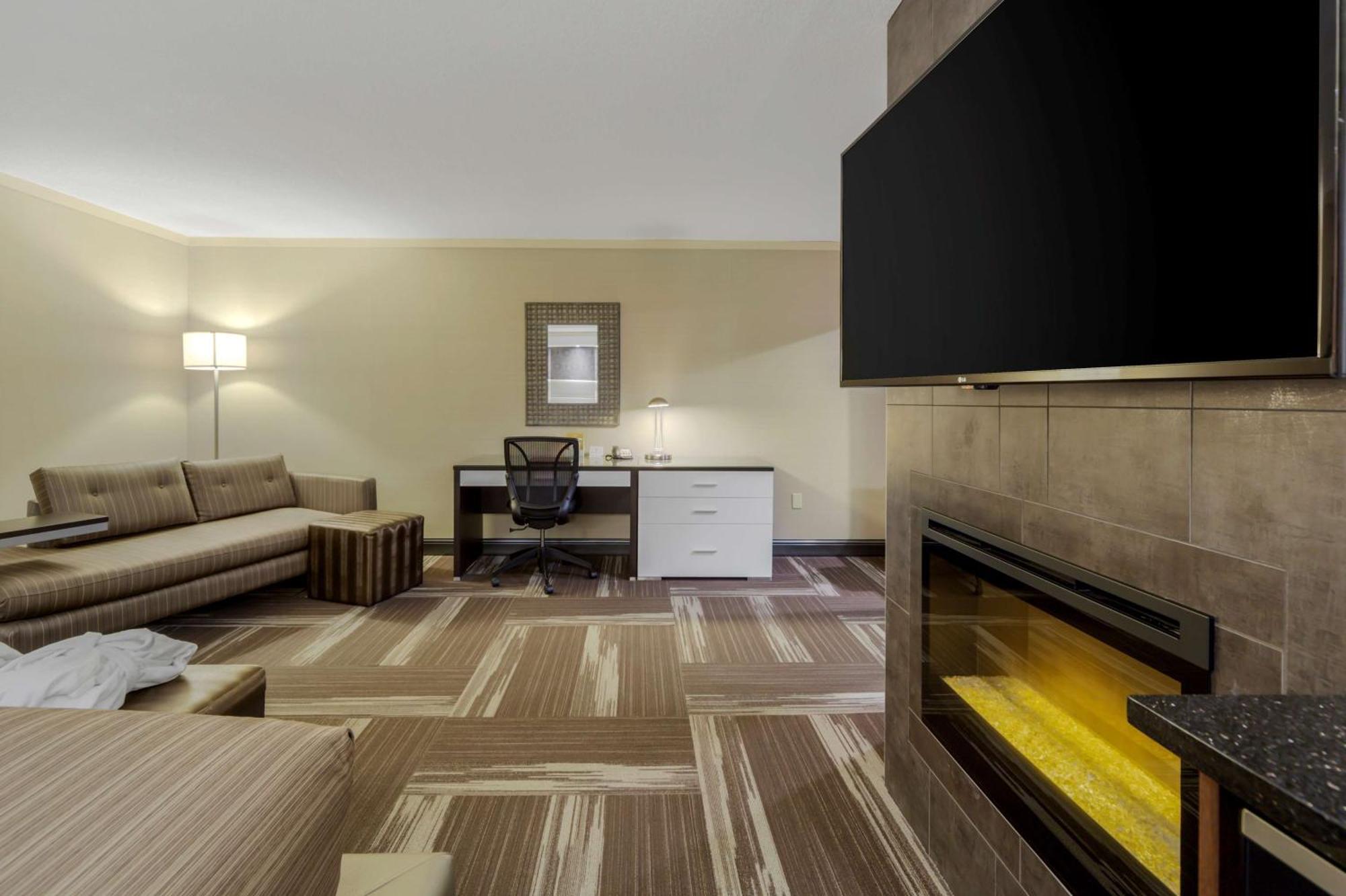 Best Western Premier Denham Inn & Suites Leduc Εξωτερικό φωτογραφία