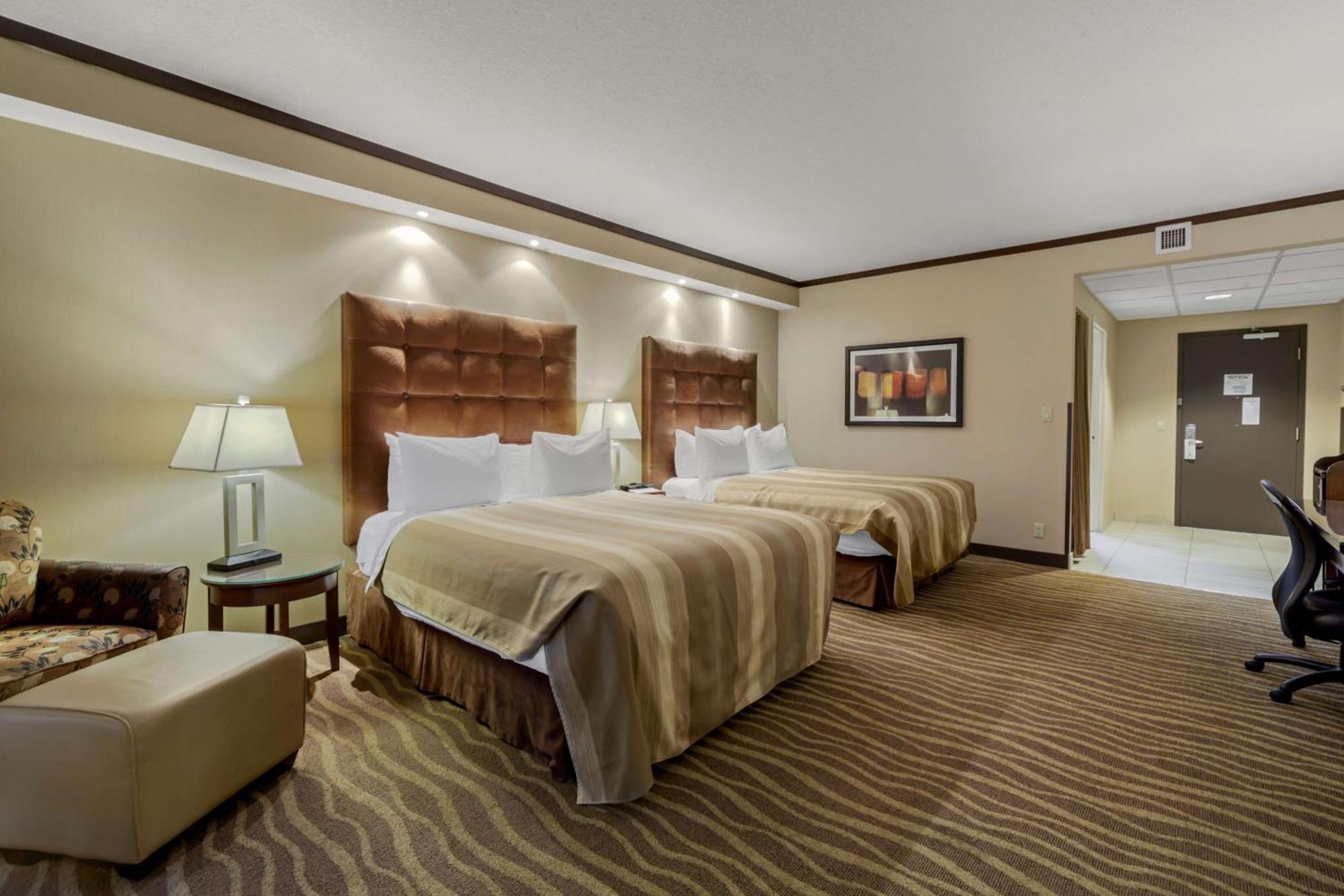 Best Western Premier Denham Inn & Suites Leduc Εξωτερικό φωτογραφία