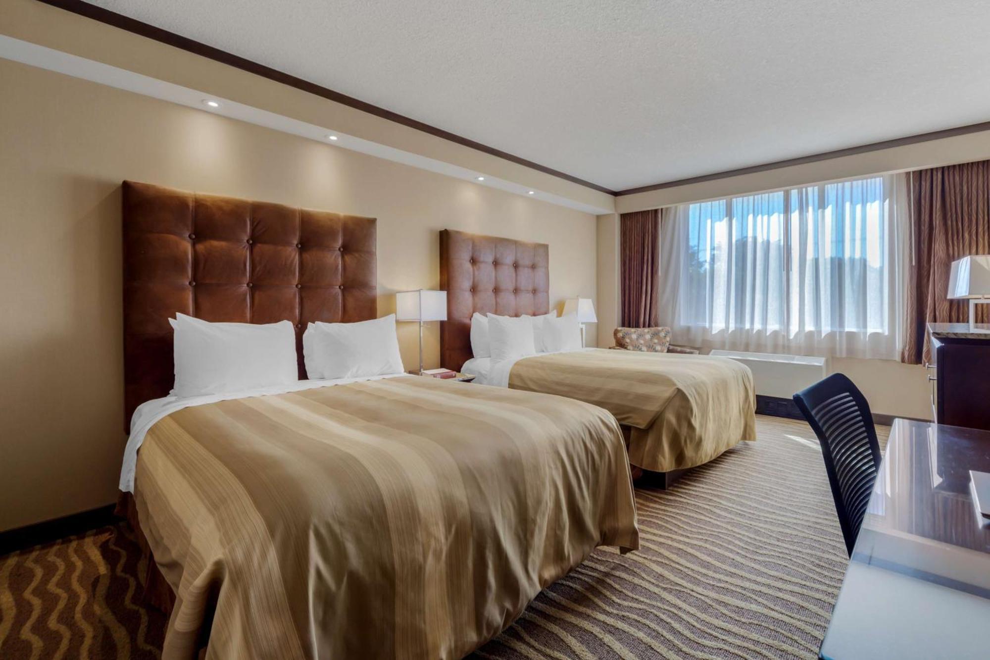 Best Western Premier Denham Inn & Suites Leduc Εξωτερικό φωτογραφία