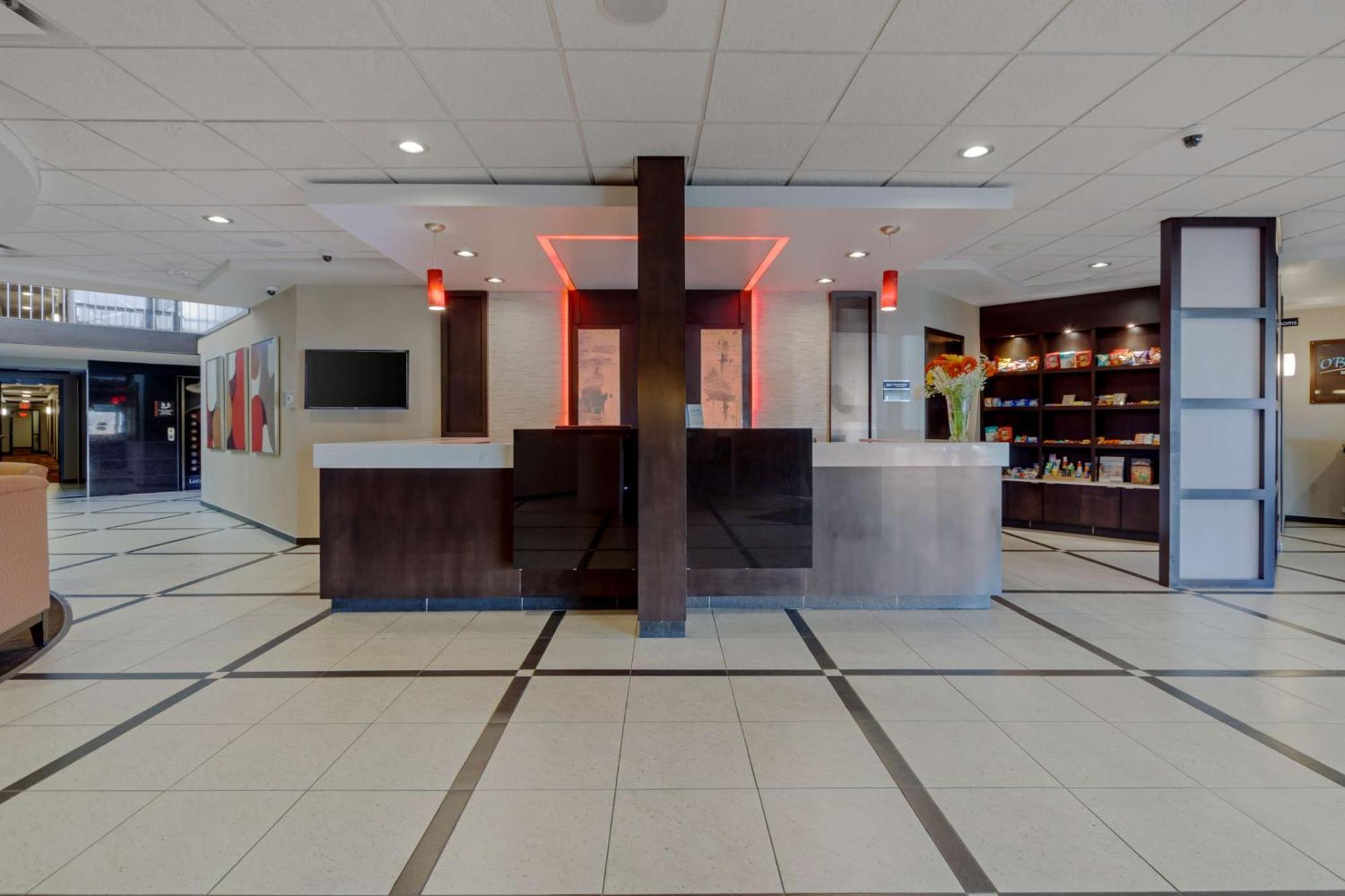 Best Western Premier Denham Inn & Suites Leduc Εξωτερικό φωτογραφία