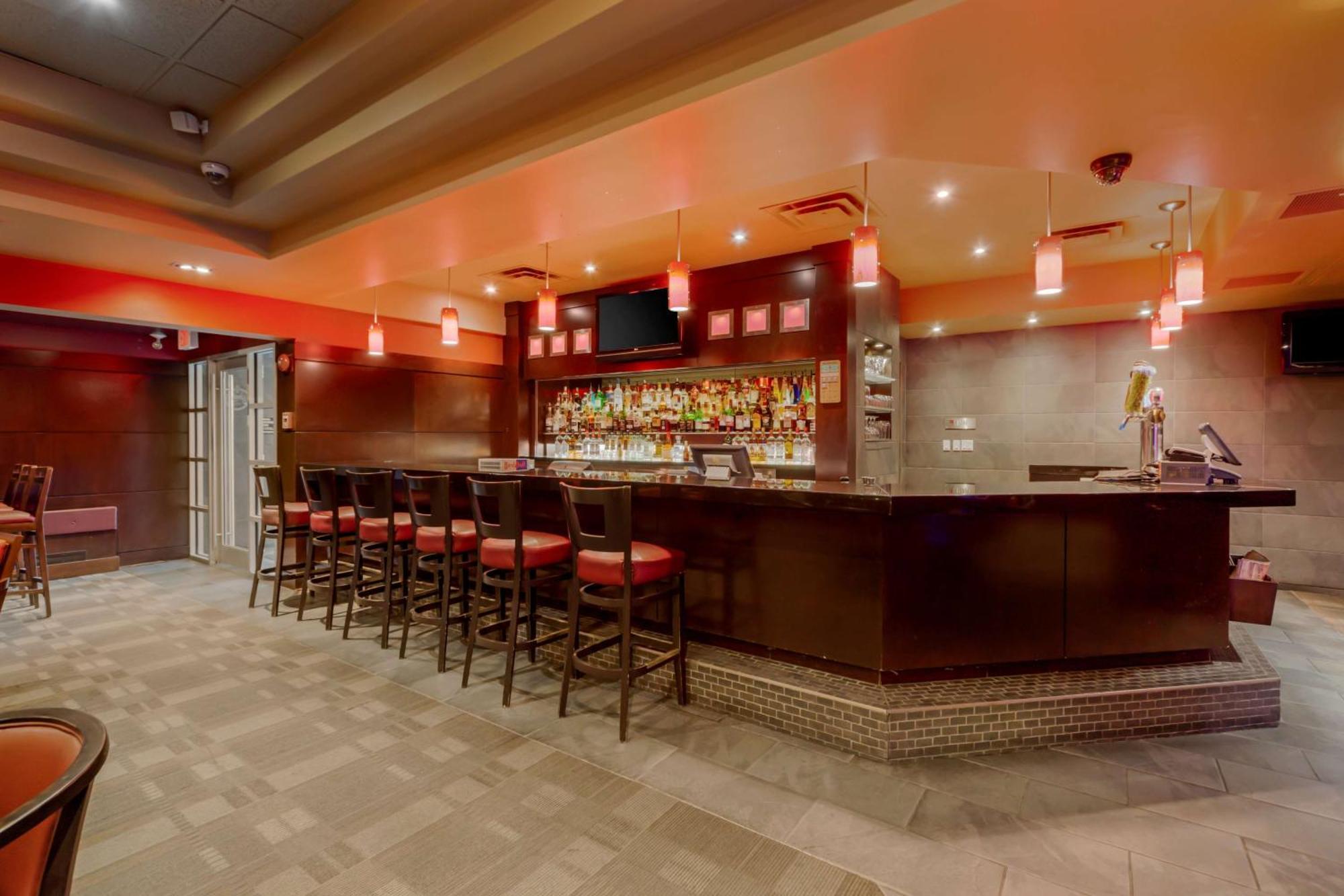 Best Western Premier Denham Inn & Suites Leduc Εξωτερικό φωτογραφία
