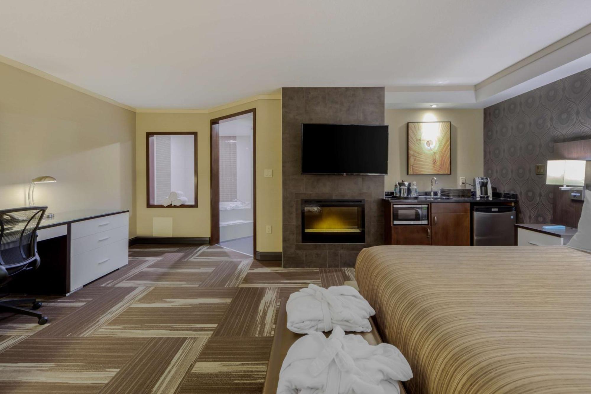 Best Western Premier Denham Inn & Suites Leduc Εξωτερικό φωτογραφία