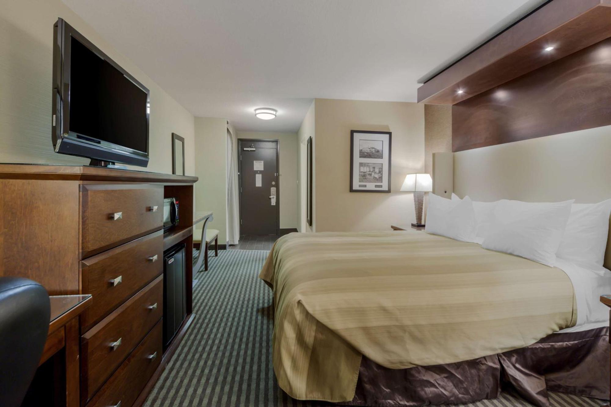 Best Western Premier Denham Inn & Suites Leduc Εξωτερικό φωτογραφία