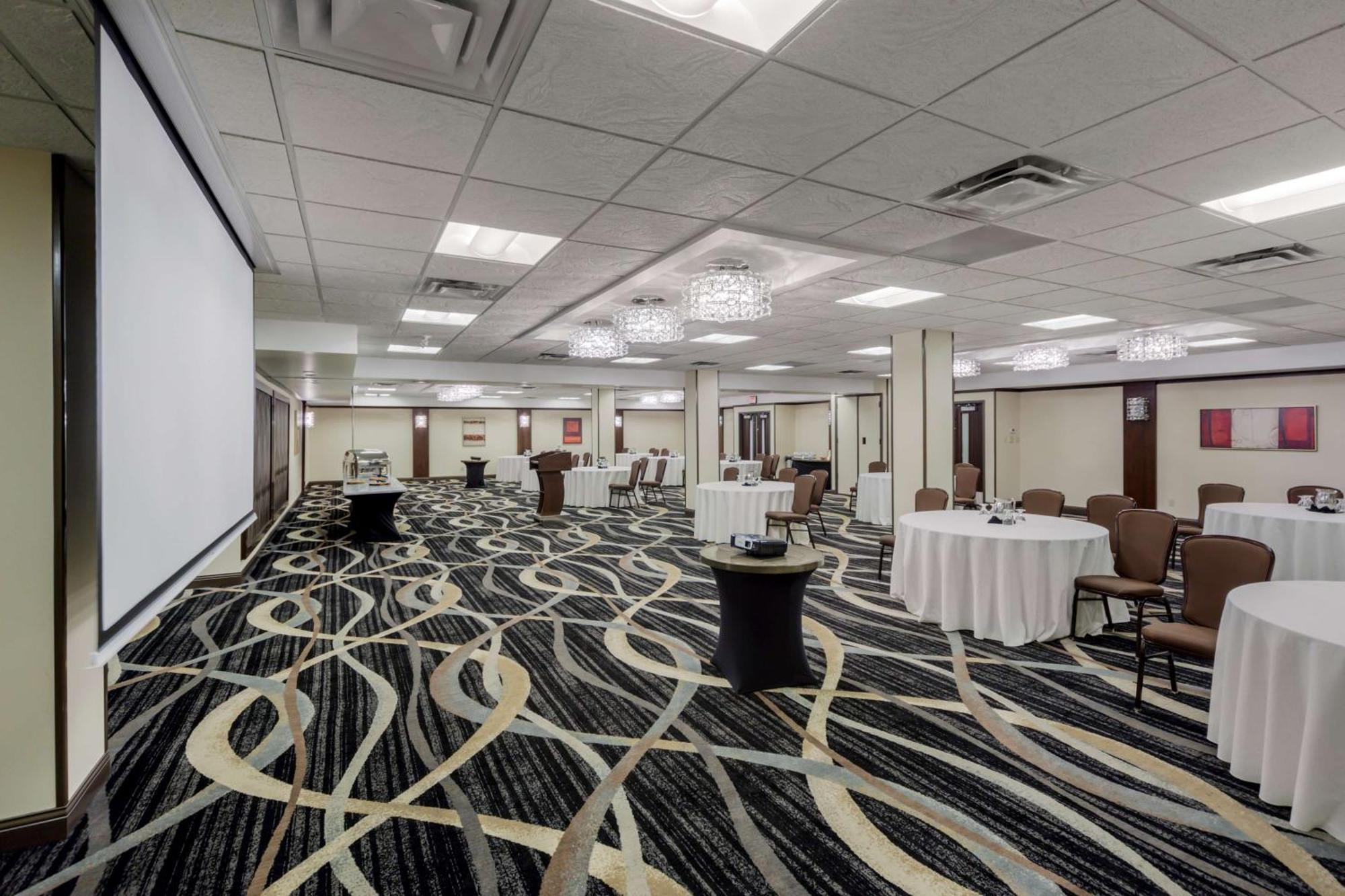 Best Western Premier Denham Inn & Suites Leduc Εξωτερικό φωτογραφία