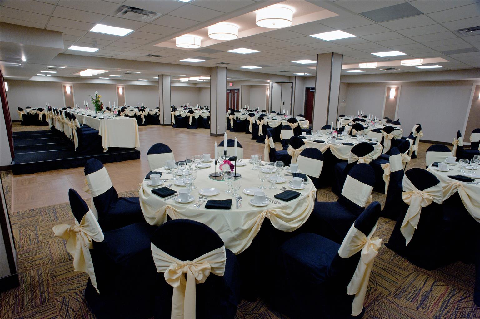 Best Western Premier Denham Inn & Suites Leduc Εξωτερικό φωτογραφία