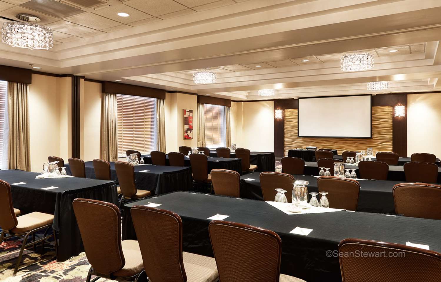 Best Western Premier Denham Inn & Suites Leduc Εξωτερικό φωτογραφία
